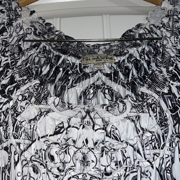 Live and let live boho Short Sleeve tunic blouse Size Large - Picture 3 of 7